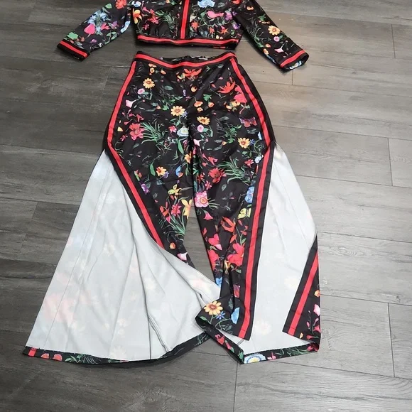 Fashion Nova Black Floral 2 piece pants  with crop top size S - Picture 6 of 11